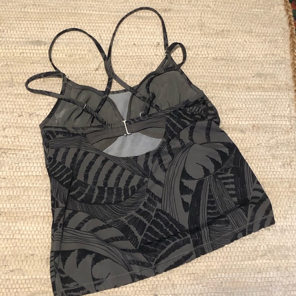 Athleta workout top NWOT - Picture 2 of 2